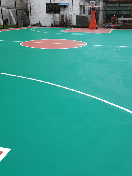 天台 球场长期使用易出现地面开裂